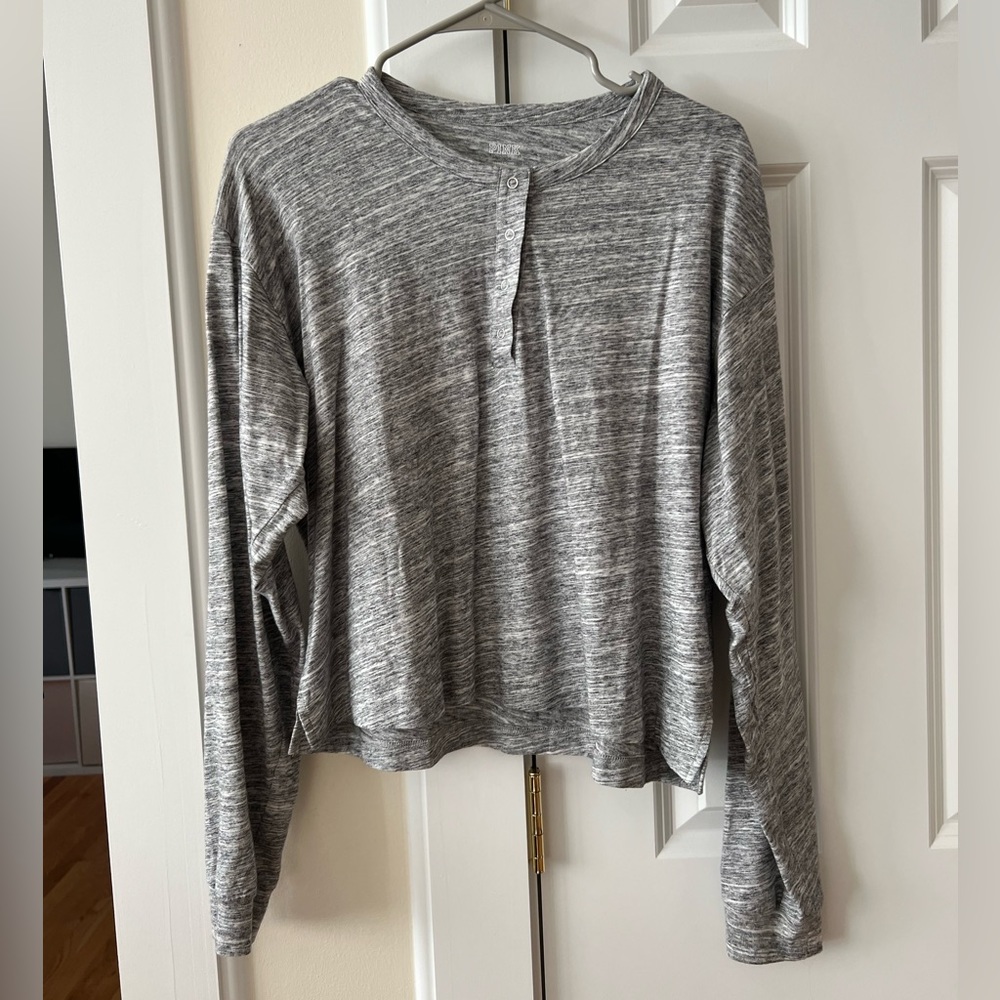 VS PINK Cropped Long Sleeve Shirt